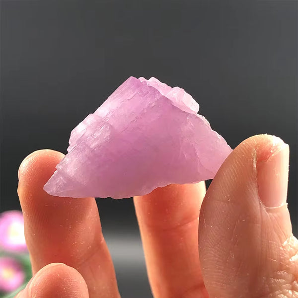 20-30mm kunzite stone