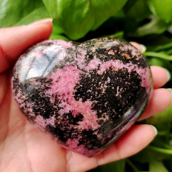 Natural Rhodonite Crystal Heart Rose Stone Ornaments