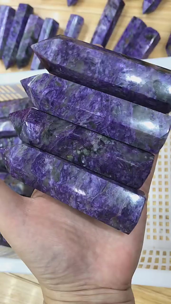 1PC 8-9cm charoite tower